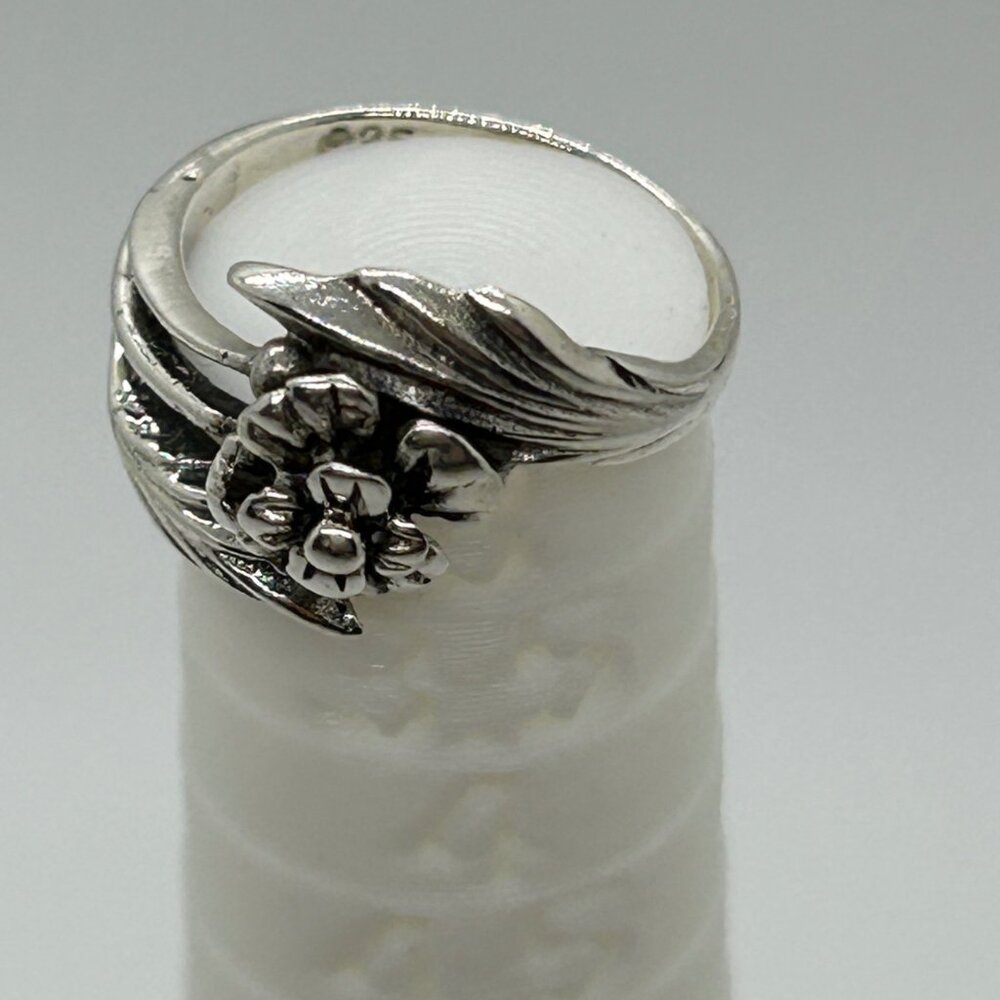 Sterling Silver Flower & Leaf Ring 925 Child Size 2.5 Floral Design Jewelry - Picture 6 of 11